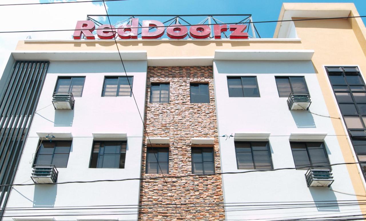 ホテル レッドドアーズ ニア Sm ビクタン Paranaque City エクステリア 写真