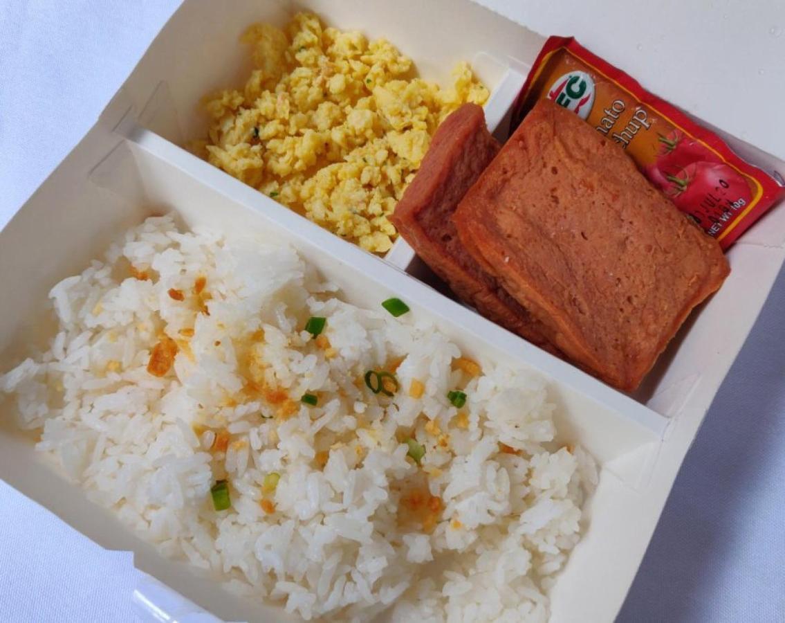 ホテル レッドドアーズ ニア Sm ビクタン Paranaque City エクステリア 写真