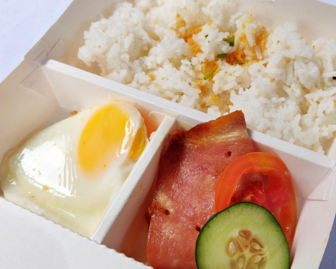 ホテル レッドドアーズ ニア Sm ビクタン Paranaque City エクステリア 写真